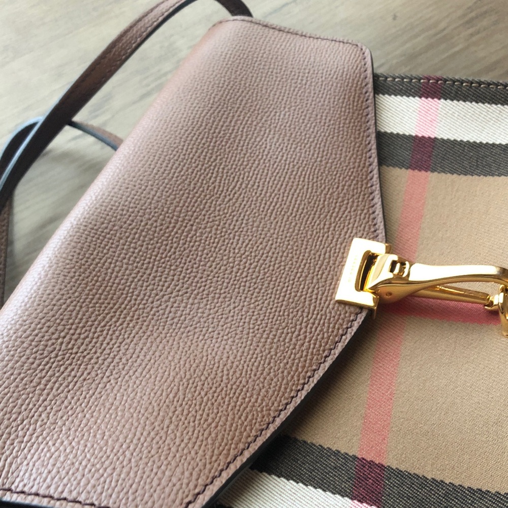 EUC Burberry Macken Tan Crossbody Bag - Picture 3 of 15